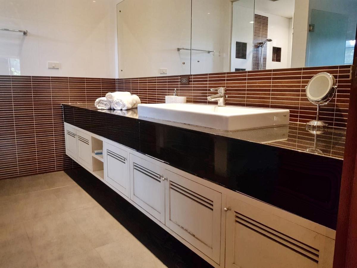 Prompimarn Villa Toscana Бангкок Экстерьер фото
