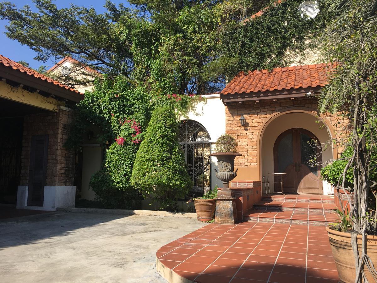 Prompimarn Villa Toscana Бангкок Экстерьер фото